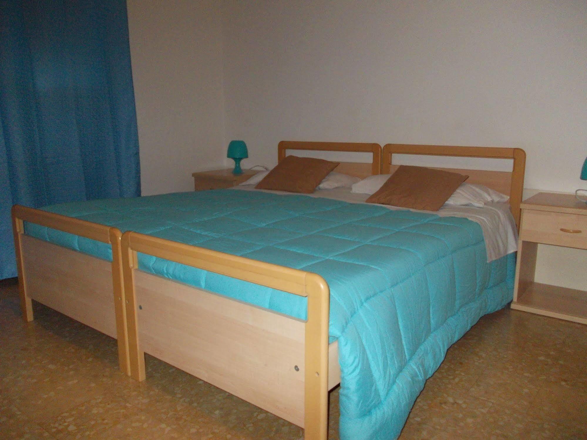 Big Brother Bed & Rooms Trévise Extérieur photo